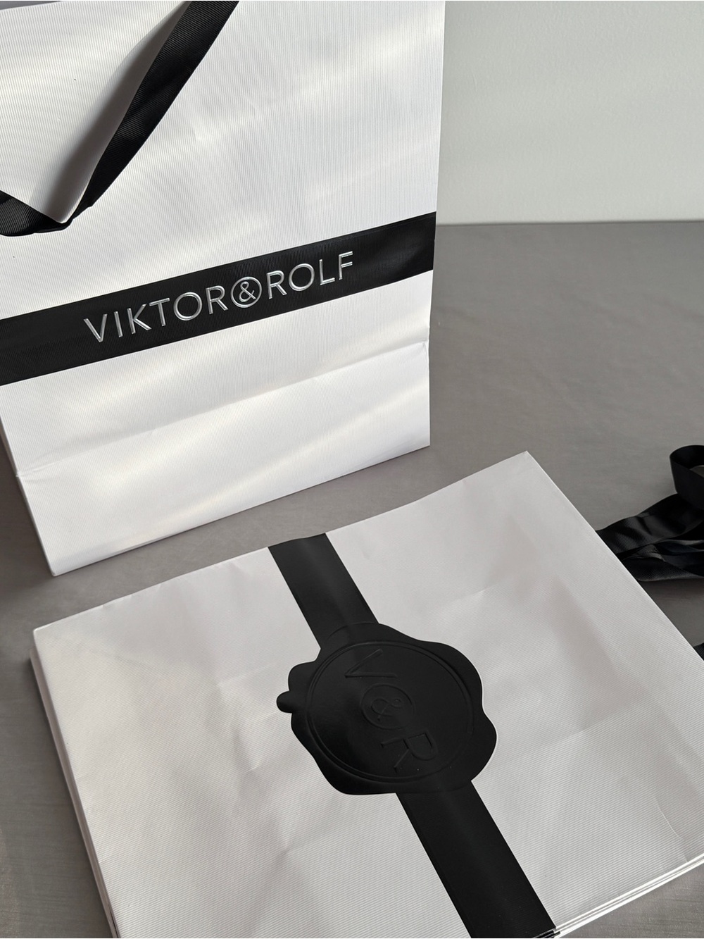 Viktor & Rolf White and Black Logo Gift Bags lot of 5